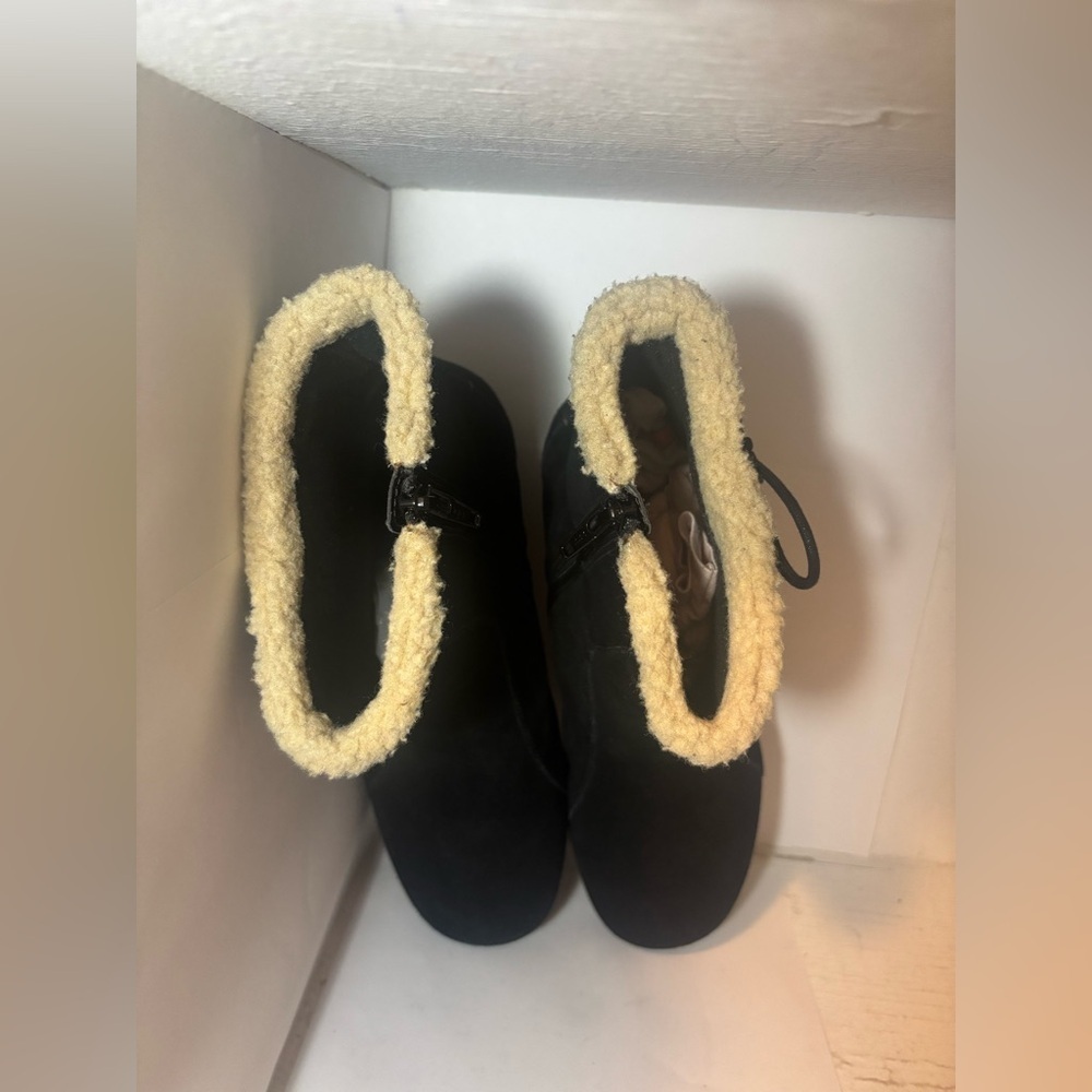 Clarks Bendables Black Suede Boots Women Shearling Trim 8 W - Picture 5 of 16